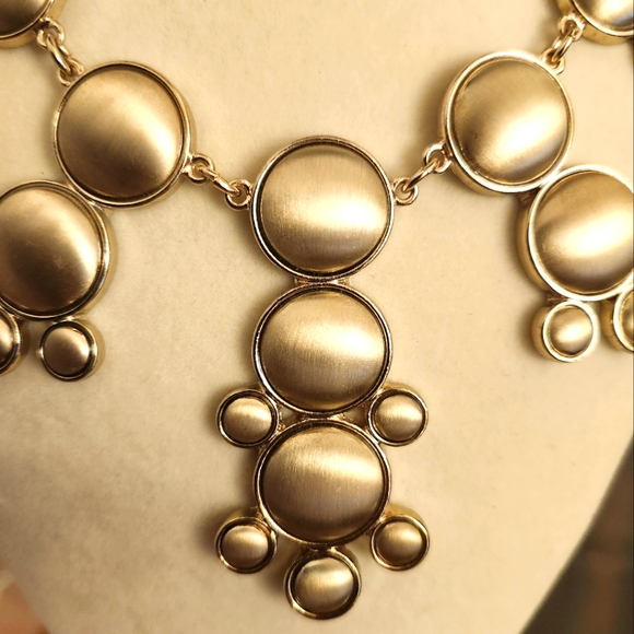 Anna and Ava Gold  Necklace ✨️ 💛 - Picture 2 of 5